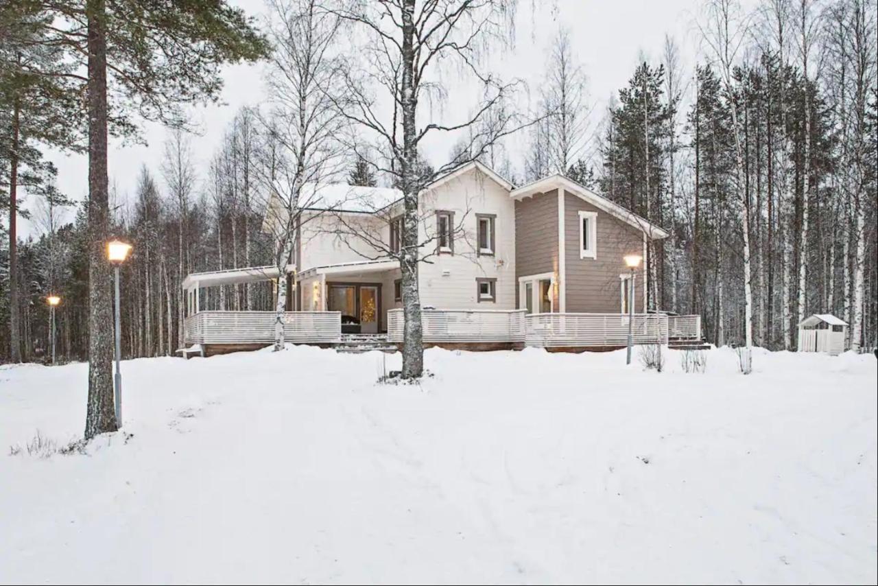 Luxurious Villa Kinos With Jacuzzi Rovaniemi Dış mekan fotoğraf